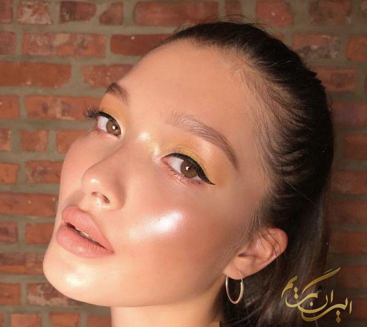 تکنیک‌های استفاده از هایلایتر برای درخشش پوست